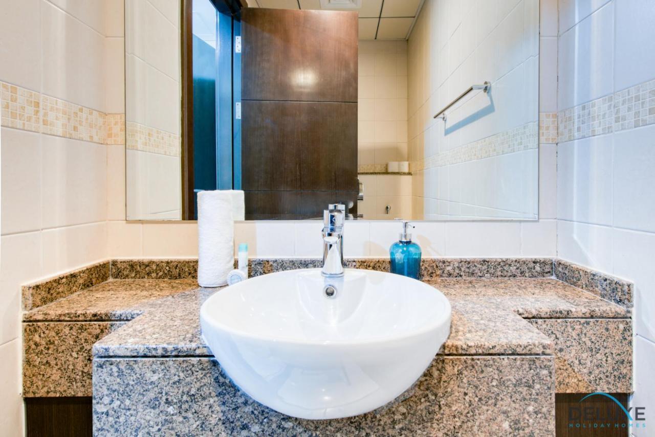 Overlooking Marina Canal 1Br Close To Mall, Promenade & Beach, Bay Central 1, Dubai Marina By Deluxe Holiday Homes Exterior photo
